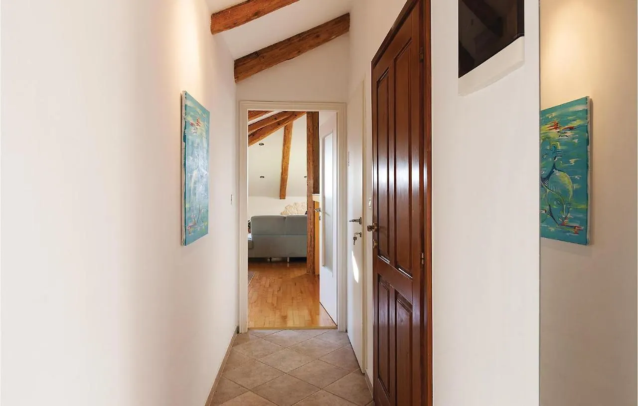 Gorgeous Apartment In Fazana With Kitchen