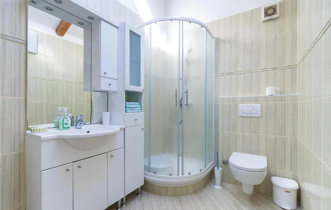 Gorgeous Apartment In Fazana With Kitchen