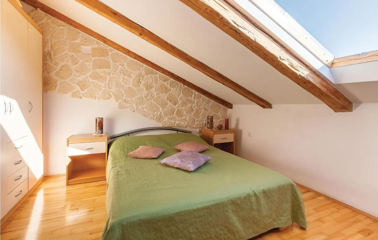 Gorgeous Apartment In Fazana With Kitchen 크로아티아